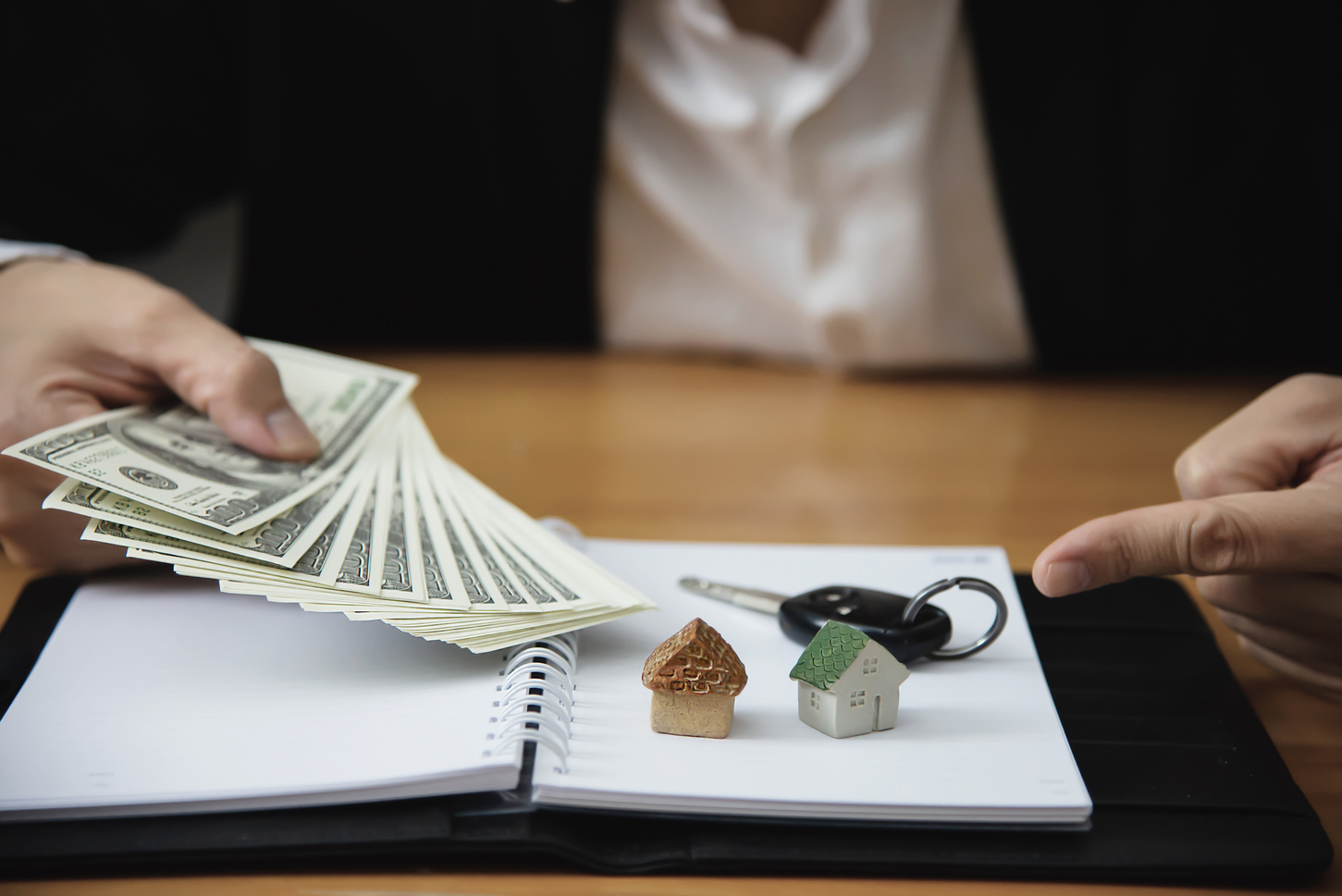 business-man-show-money-bank-note-make-financial-plan-invite-people-sell-buy-house-car-monetary-properties-loan-credit-insurance-concept (3)